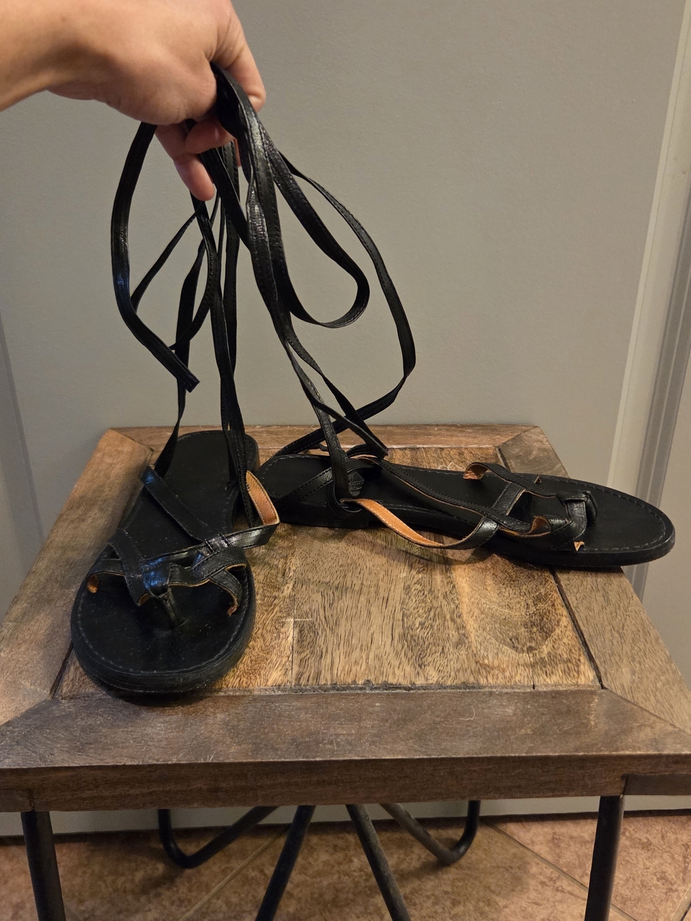 d/e goods Black Lace-Up Flat Sandals
